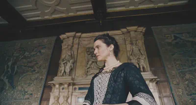 I have not counted, but this appears to be a “preferred” angle to medium shot in this film.